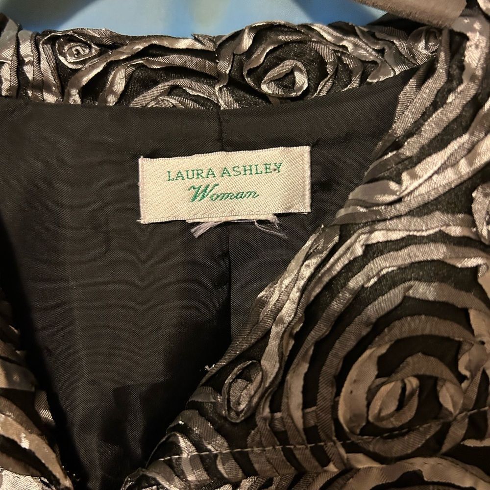 Laura Ashley Vintage Elegant Black and Silver Floral Jacket - Picture 2 of 4